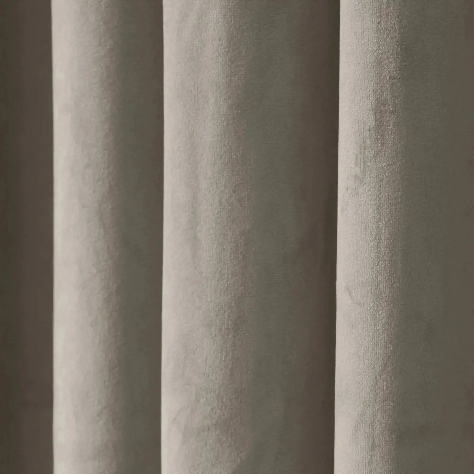 Birkin Velvet Blackout Theater Curtain - Image 3