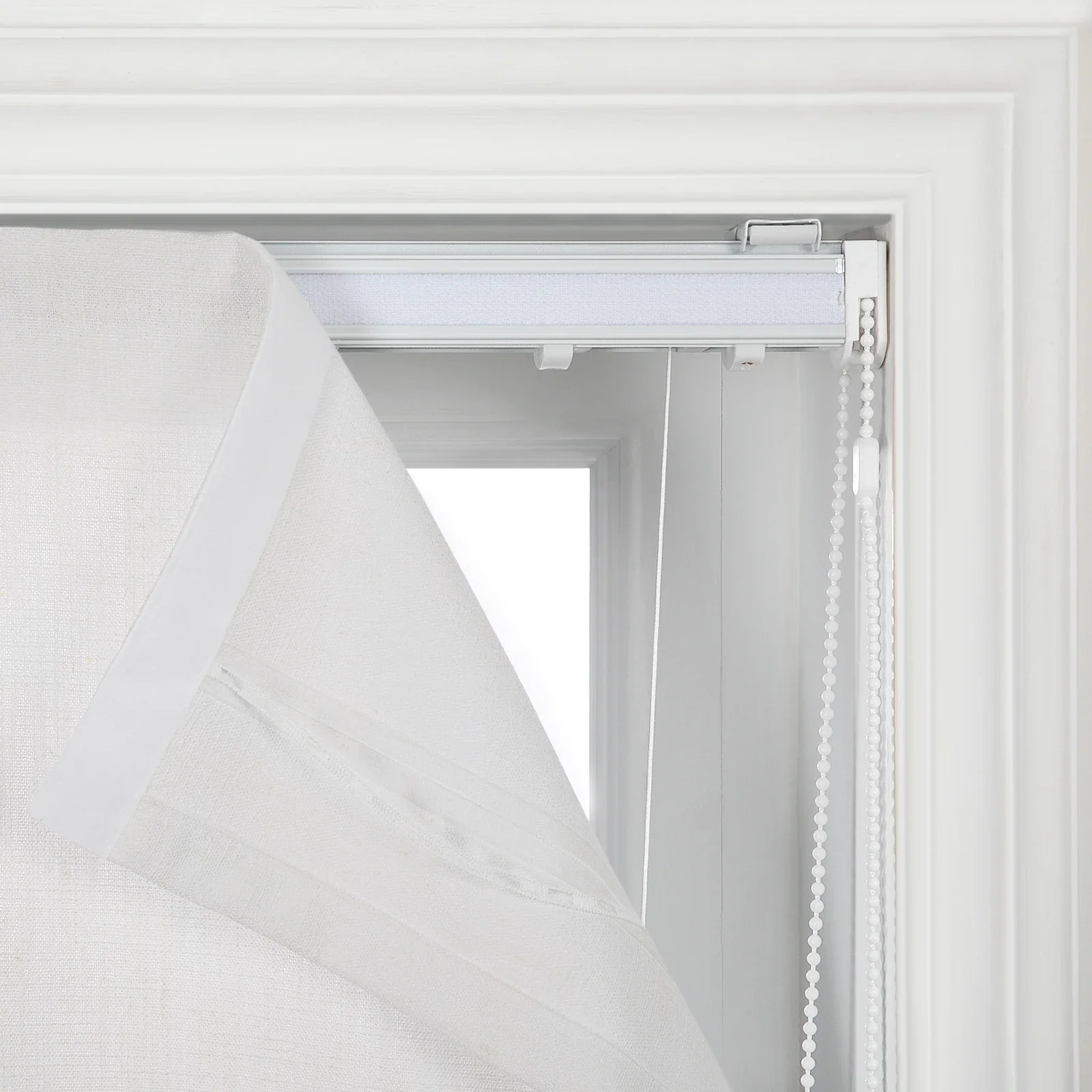 Custom Relaxed Roman Shade with Center Pleat Cord Lift - Image 12