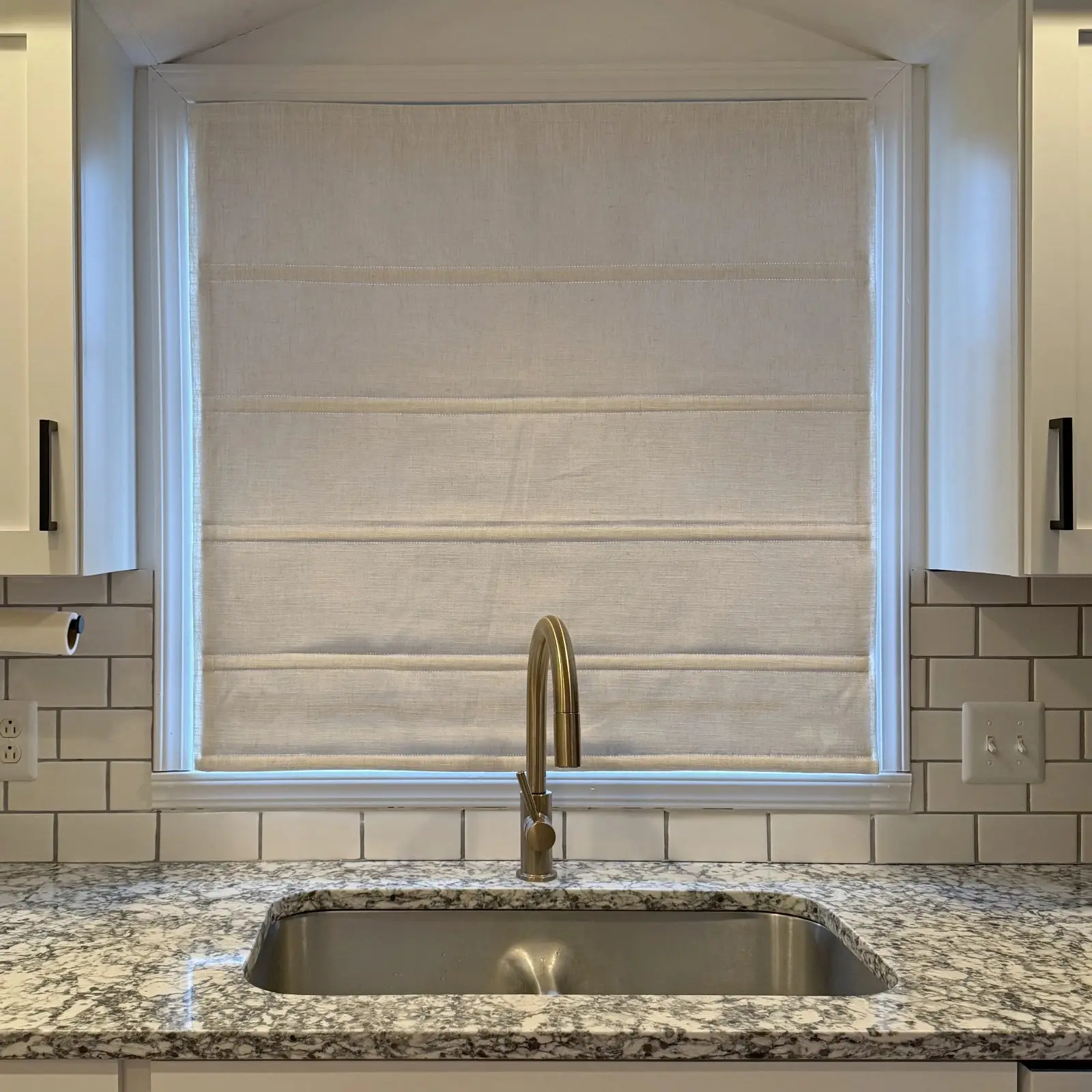 Liz Linen Roman Shade Cordless - Image 94
