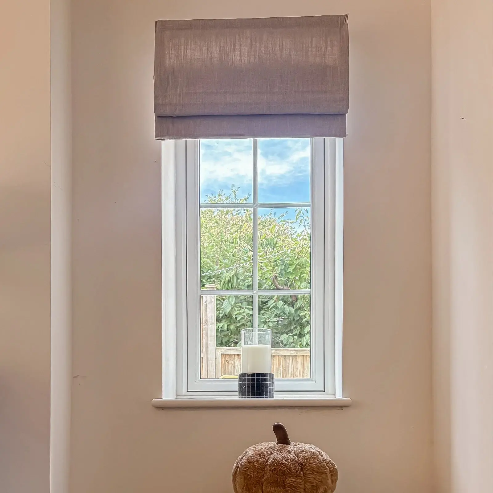 Liz Linen Blend Roman Shade Cordless - Wooden Headrail - Image 7