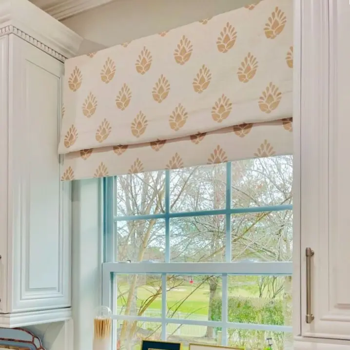 Stefana Silber Printed Cordless Roman Shade - Image 6
