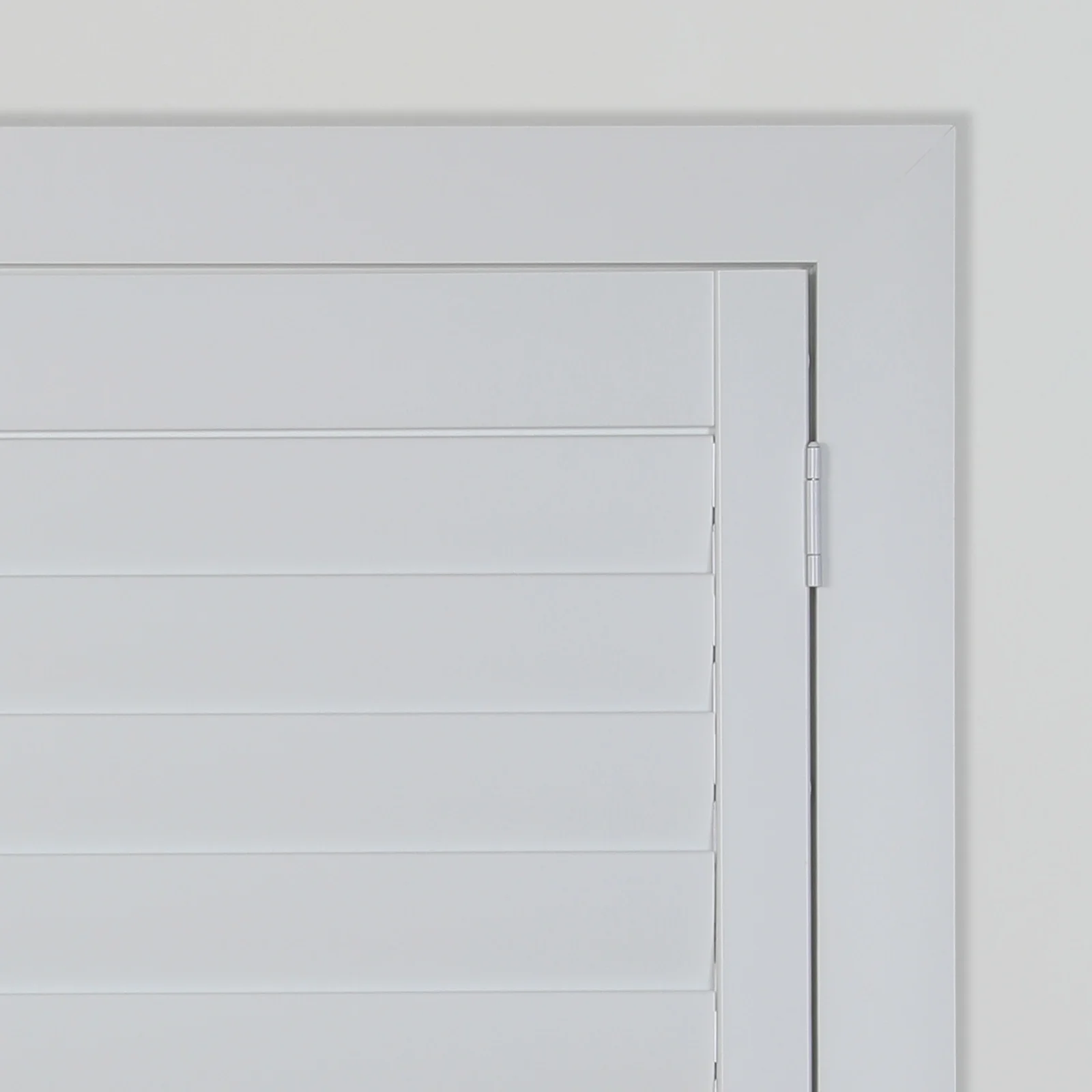 TWOPAGES Veritas Ready Made Hardwood Plantation Shutter  – Single Panel - Image 6