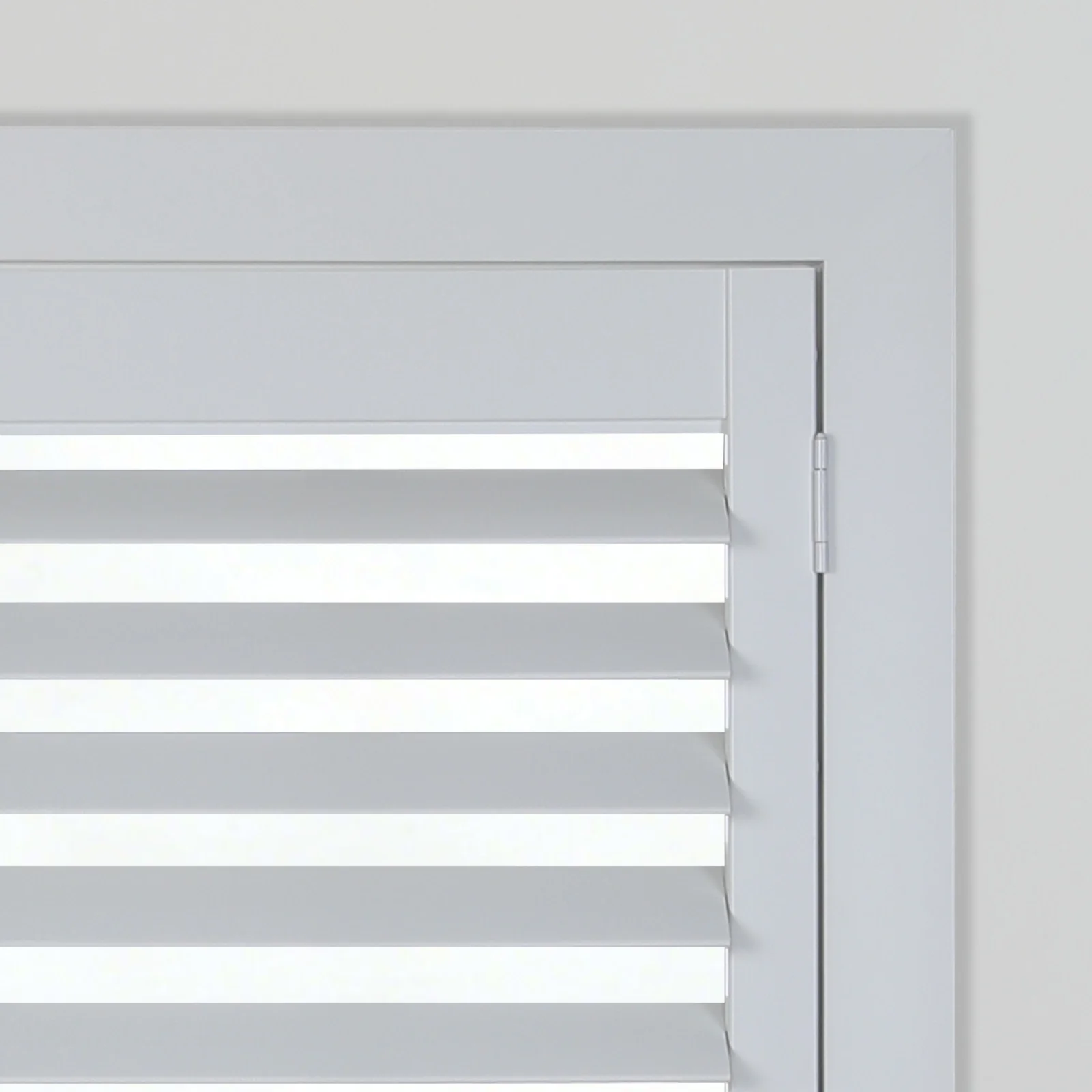 TWOPAGES Veritas Ready Made Hardwood Plantation Shutter  – Single Panel - Image 2